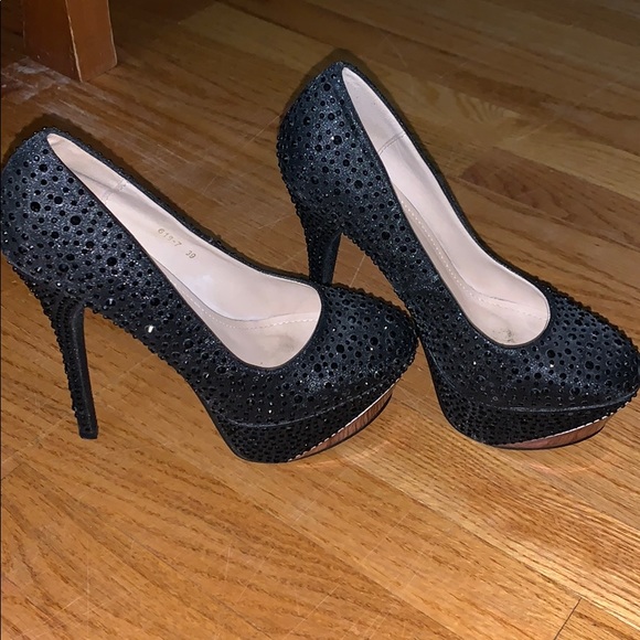 Shoes - Rhinestone pumps